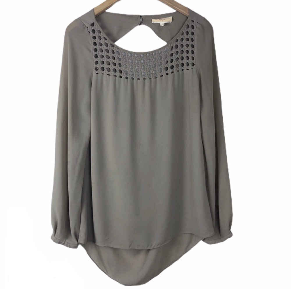 Lost April Open Back Blouse Size Large